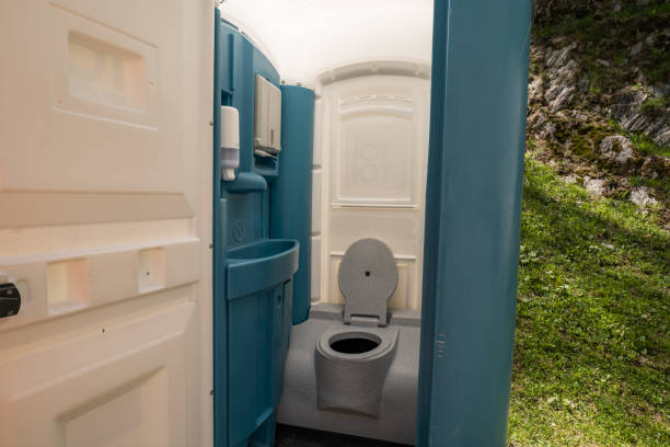 Portable Toilet Options We Offer in Garrett, TX
